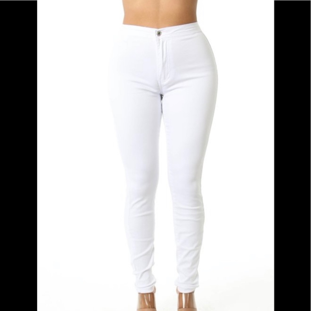 White high waisted jeans